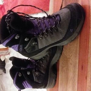 NEW Goretex Waterproof Women's VASQUE Saga GTX Hiking Boot.